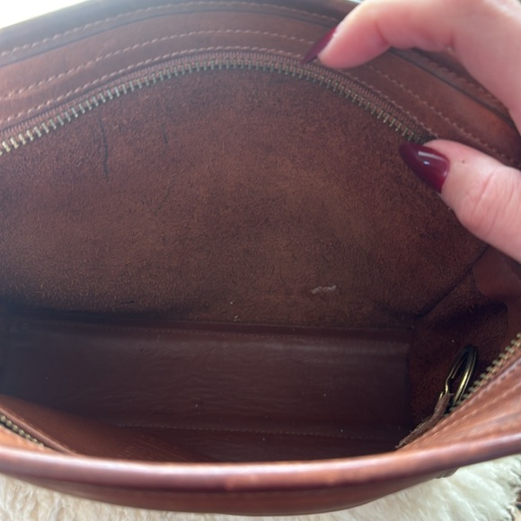 Vintage Coach leather zip crossbody - Picture 8 of 15